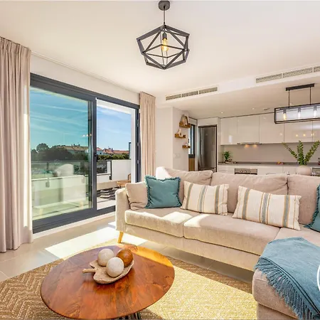 아파트 Vivi Homes - Family Retreat - Terrace - Pool - Gym 에스테포나
