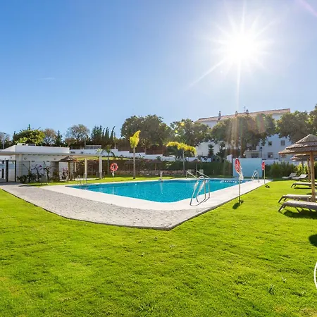 아파트 Vivi Homes - Family Retreat - Terrace - Pool - Gym 에스테포나