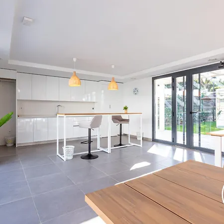 아파트 Vivi Homes - Family Retreat - Terrace - Pool - Gym *