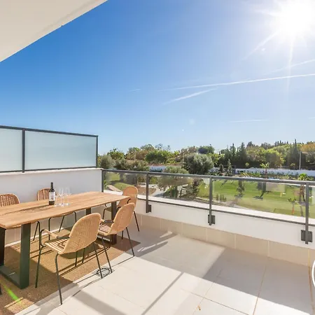 Vivi Homes - Family Retreat - Terrace - Pool - Gym 아파트 *
